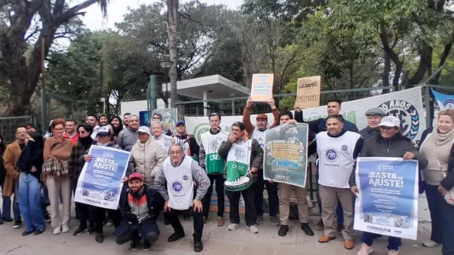 Imagen: Docentes, no docentes y gremios en el Campus Resistencia de la UNNE 